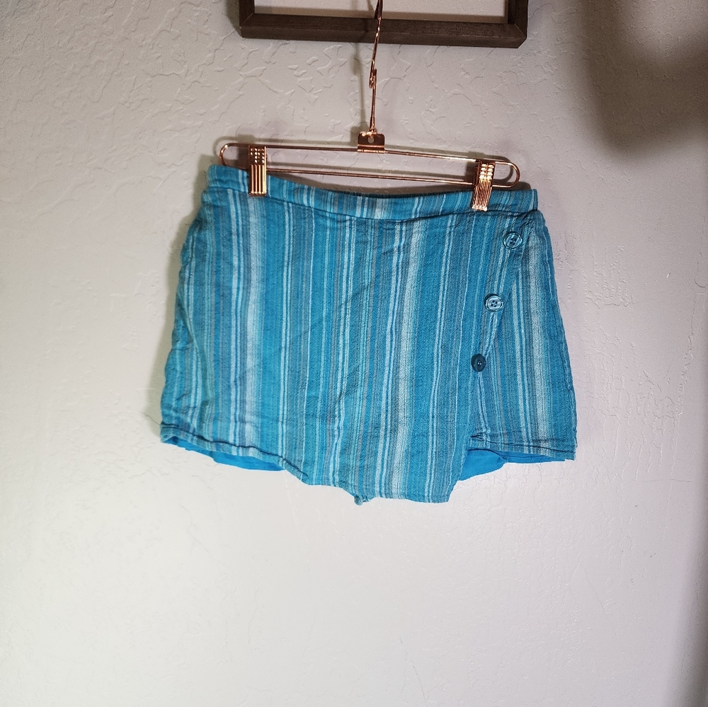 Lulu's Blue Gray Stripe Linen‎ Skort Size Medium